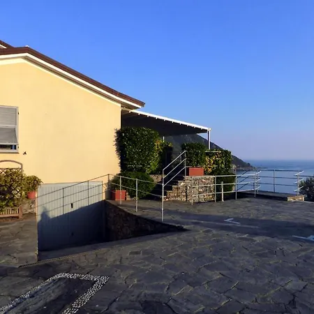 Paradiso Apartment *